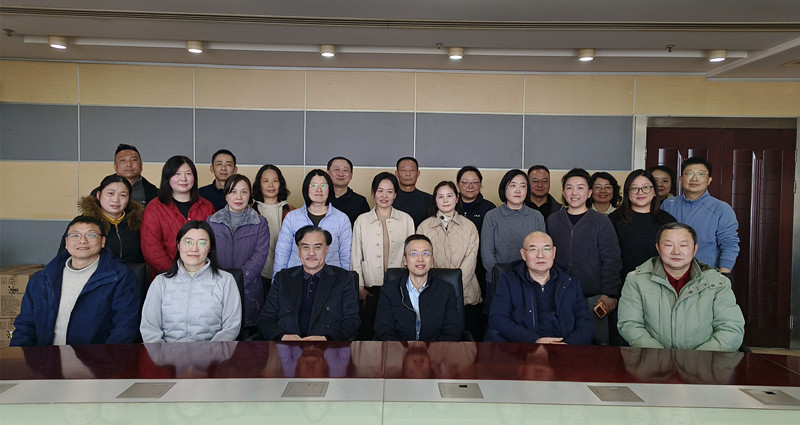 合影_副本.jpg 合影_副本.jpg